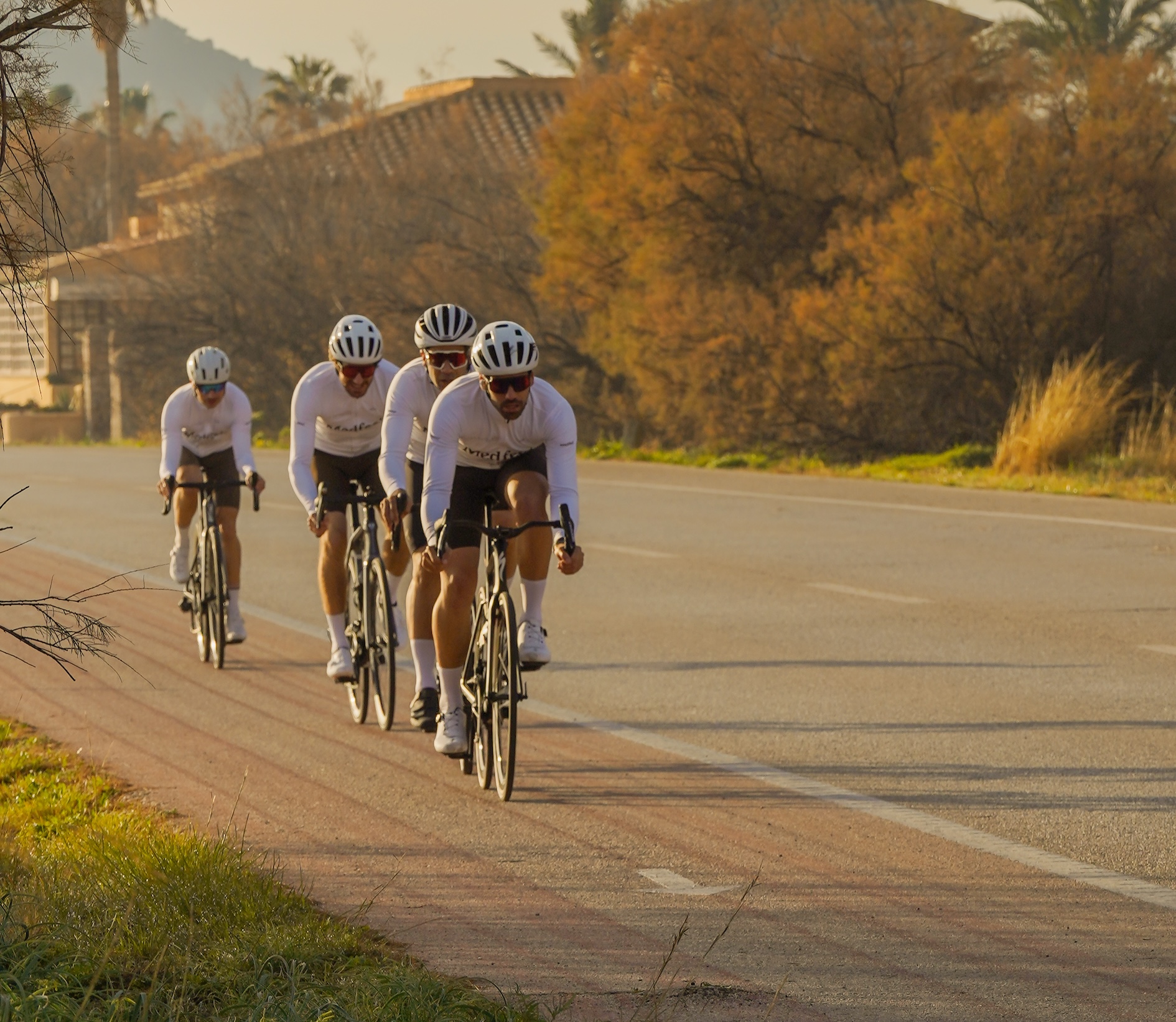 Grupeta cycling toguether